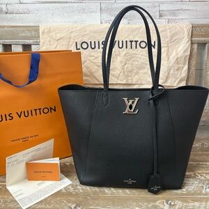 SALE❤️ FIRM❤️Louis Vuitton Lock Me Hobo Cabas Capucines Tote EUC w/ Rec!❤️